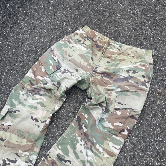 Vintage Baggy Camo Cargo Pants - Picture 2 of 4